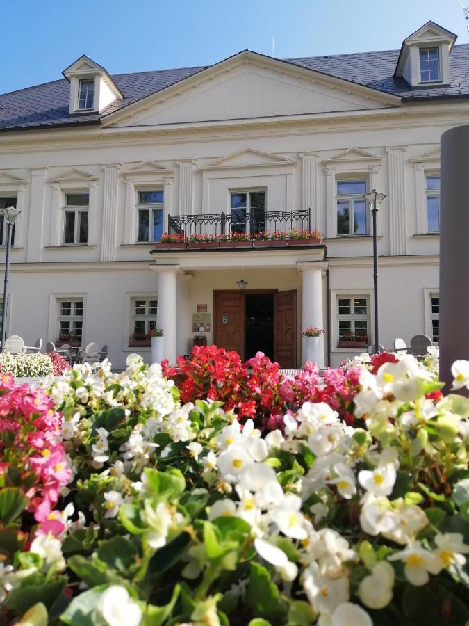 Zamecek Petrovice Hotel Petrovice u Karviné Kültér fotó