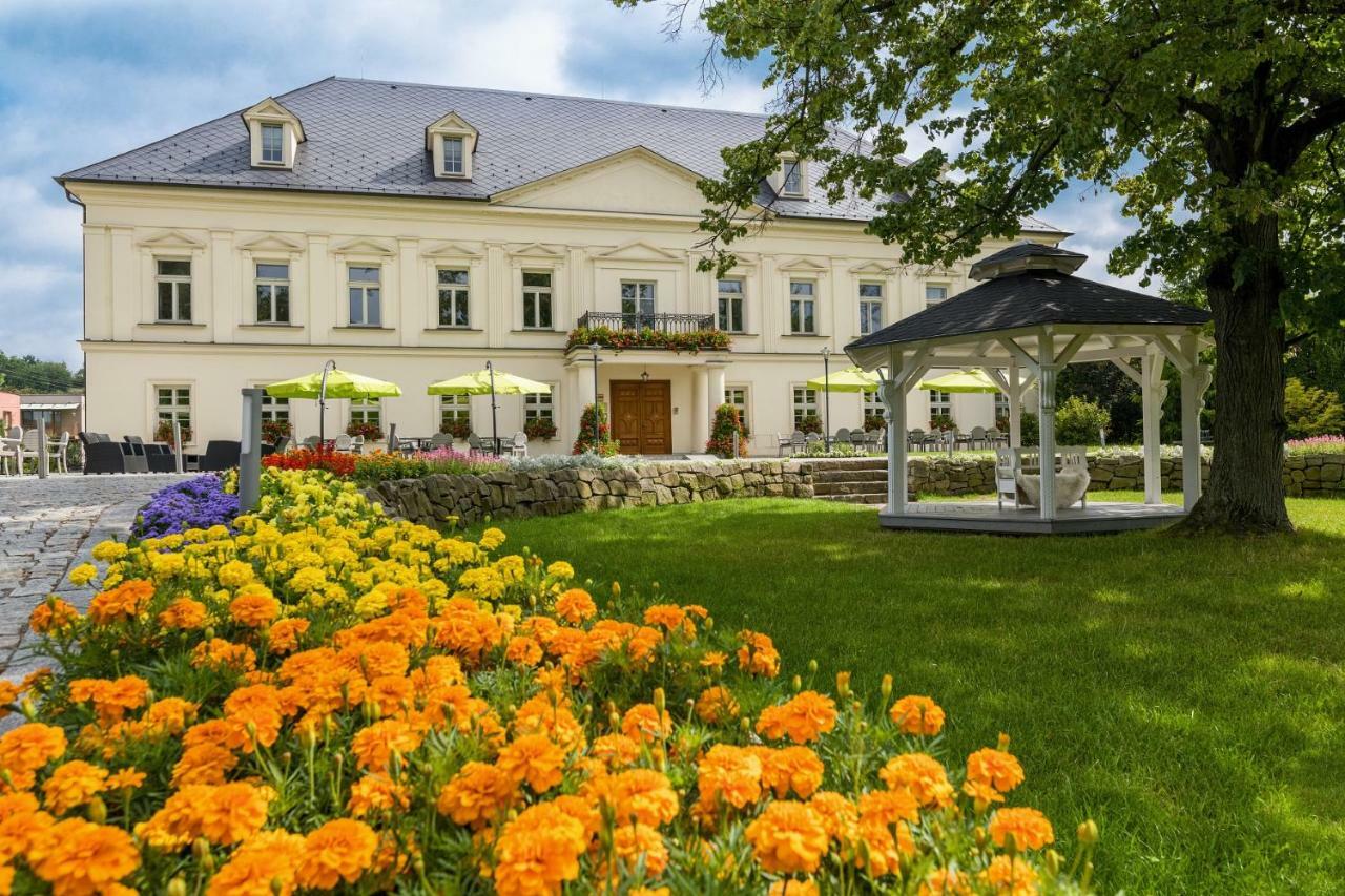 Zamecek Petrovice Hotel Petrovice u Karviné Kültér fotó